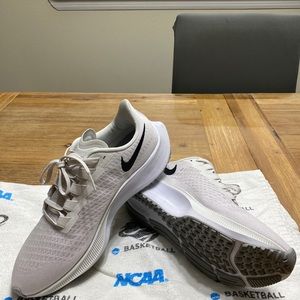 Mens Nike Zoom Pegasus size 8.5